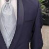 Traje Azul Oscuro Detalles En Azul Claro