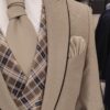 Traje Beige Complementos Cuadros Escoces