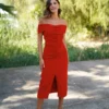 Vestido Corto Cuello Barca Fruncido Rojo