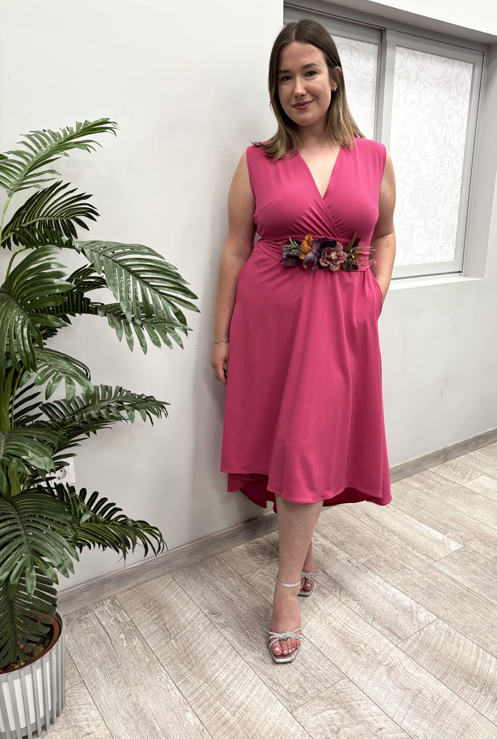 Vestido Asimétrico Cinturón Flores