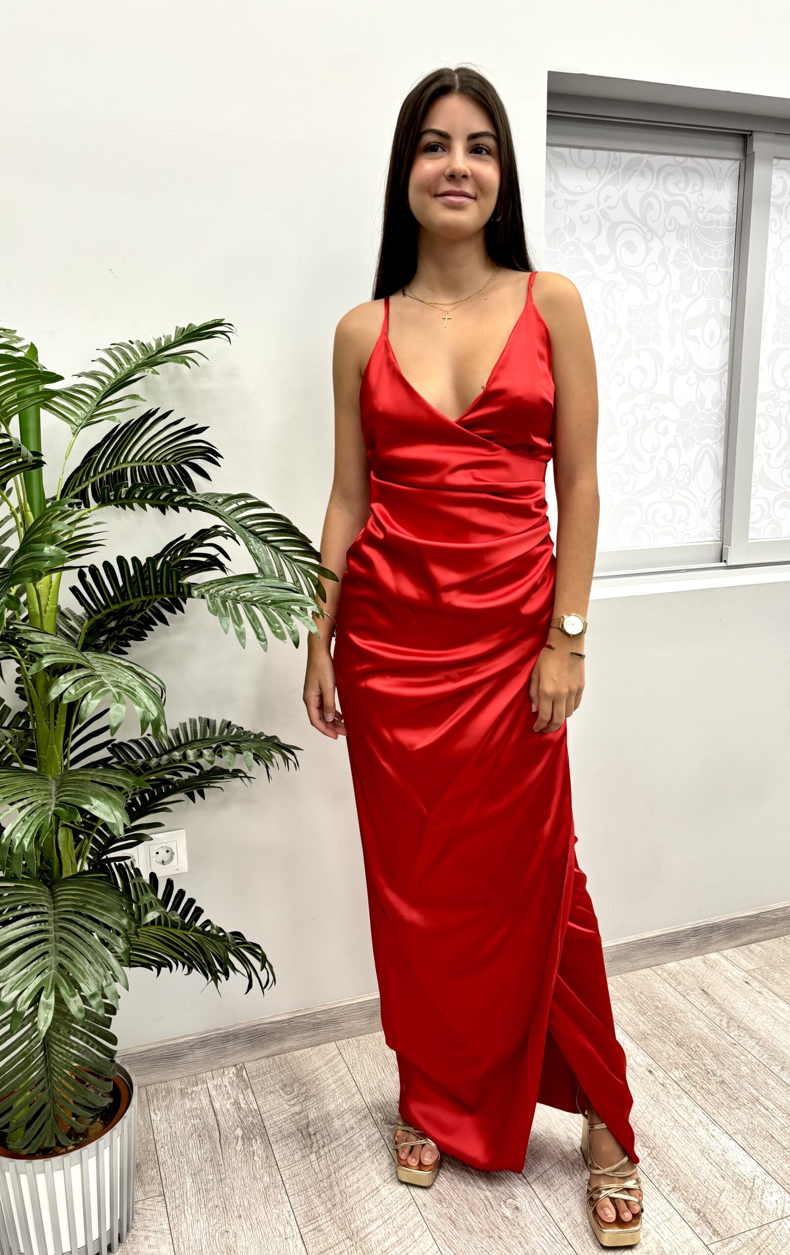 Vestido Largo Satinado Drapeado Ajustado Rojo