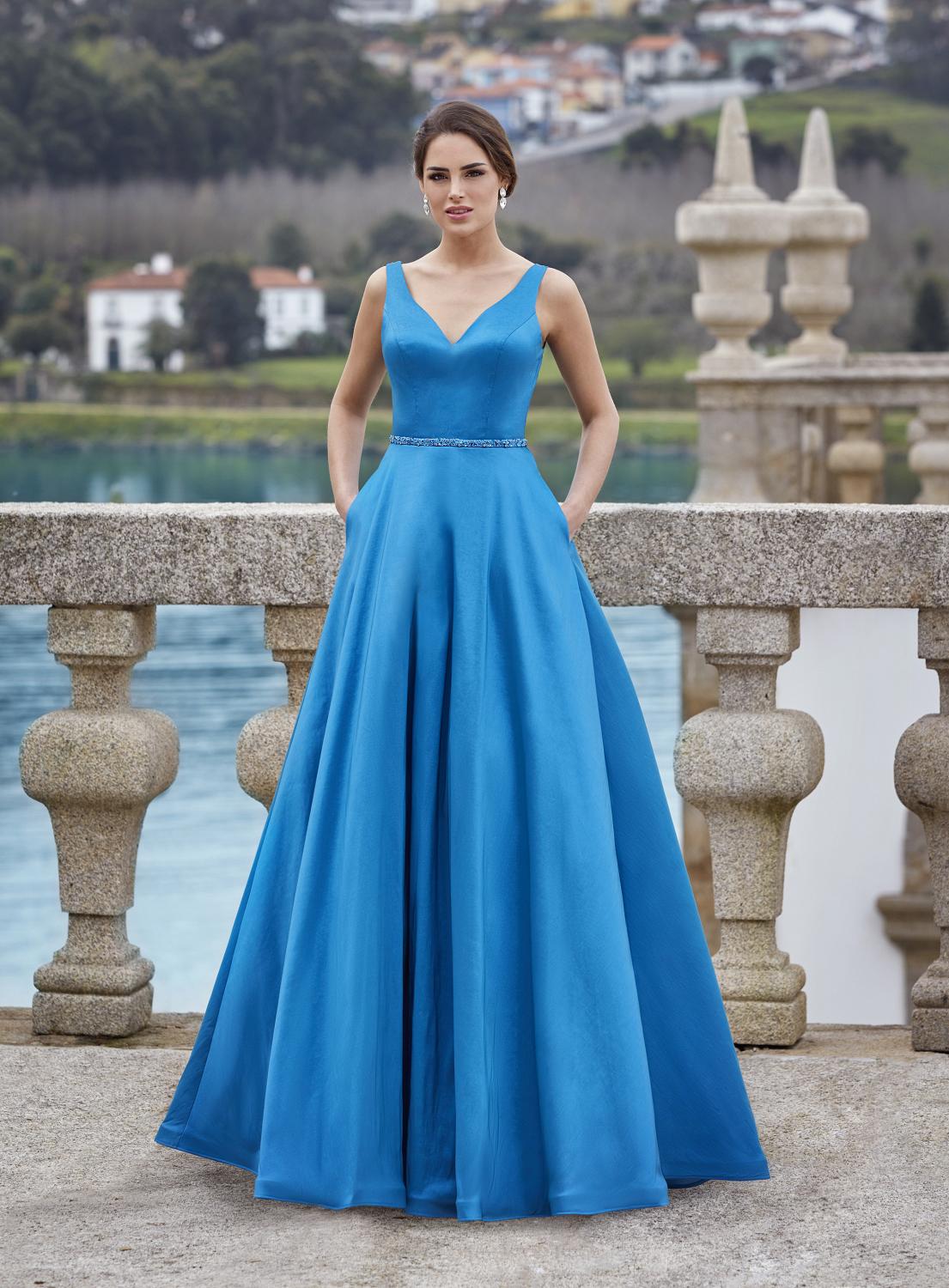 Vestido Azul con Detalle en la Cintura